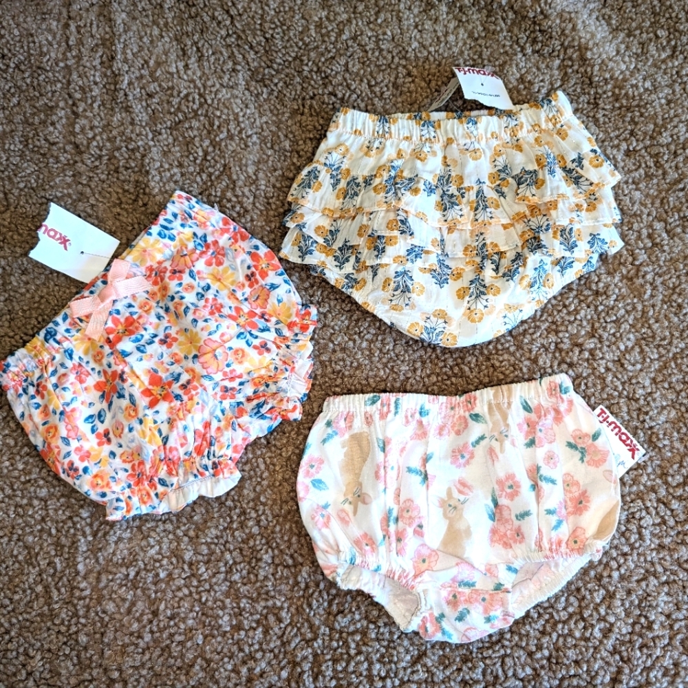 Baby floral bloomers new without tags 6 months